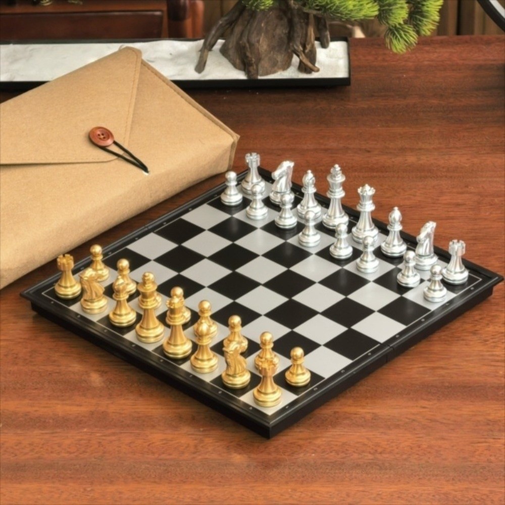 Universal 25/32cm Chessboard M - Magnetic Travel Chess review and price
