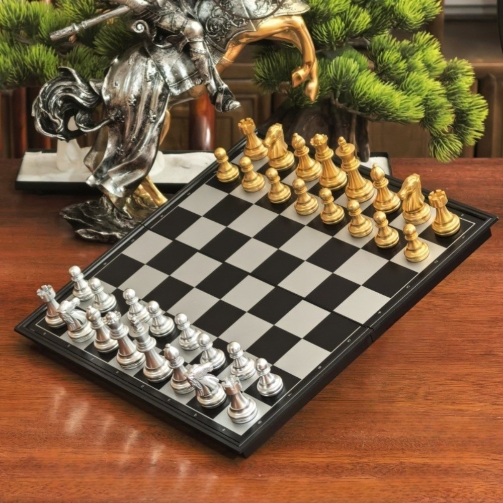 Universal 25/32cm Chessboard M - Magnetic Travel Chess review and price